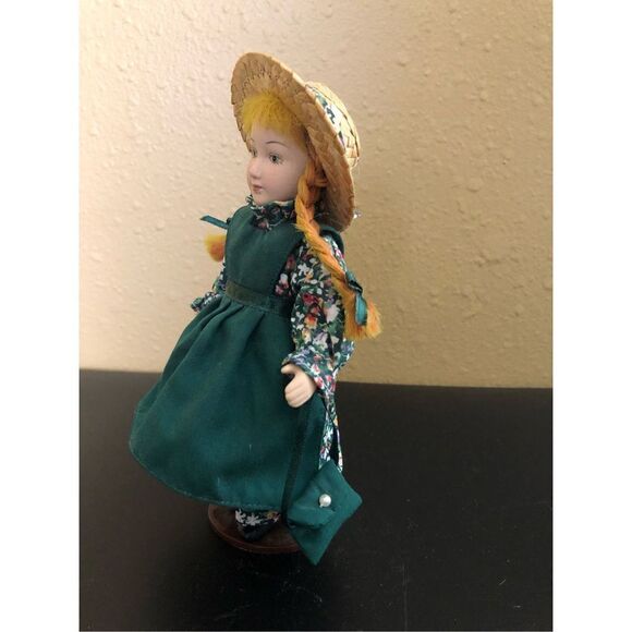 Anne Of Green Gables 7 Inch Treasury Edition Full Body Porcelain Doll - Picture 4 of 13
